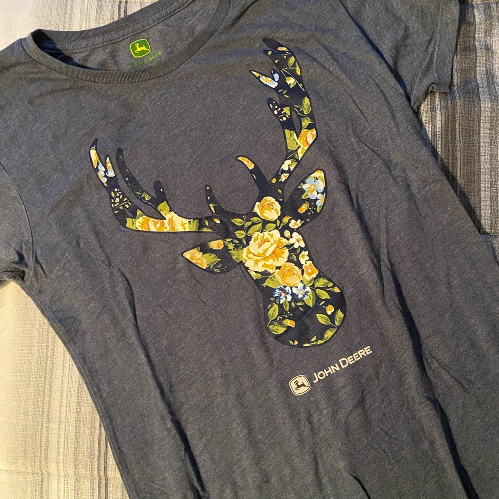 T shirts - Picture 2 of 2